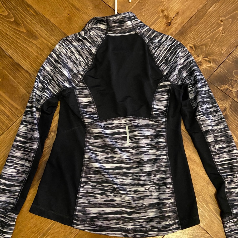 WOMENS EXERCISE SHIRT - Picture 6 of 7